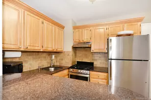 370 W Broadway, Long Beach, NY 11561 - Photo 14