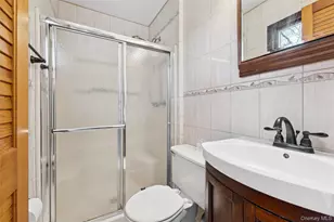 33 Broadway Ave, Holtsville, NY 11742 - Photo 14
