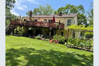 33 Broadway Avenue, Holtsville, NY 11742 - Photo 30