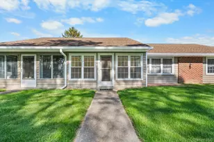 54 Aylesbury Ct, Ridge, NY 11961 - Photo 14