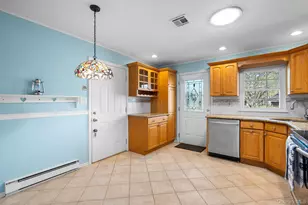 54 Aylesbury Ct, Ridge, NY 11961 - Photo 6