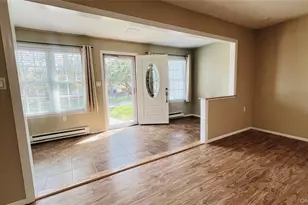 395 Woodbridge Dr, Ridge, NY 11961 - Photo 4