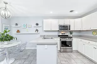 1 Plantation Dr, Hauppauge, NY 11788 - Photo 16