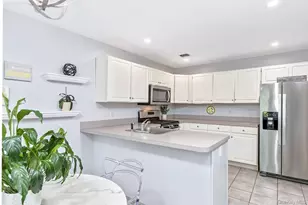 1 Plantation Dr, Hauppauge, NY 11788 - Photo 20