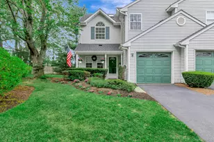 1 Plantation Dr, Hauppauge, NY 11788 - Photo 4