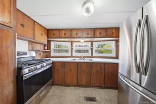 88 W Peenpack Trail, Sparrow Bush, NY 12780 - Photo 12
