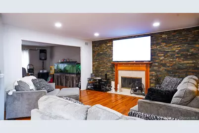 65 Williams Avenue, Amityville, NY 11701 - Photo 4