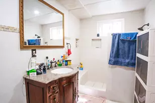 65 Williams Ave, Amityville, NY 11701 - Photo 30