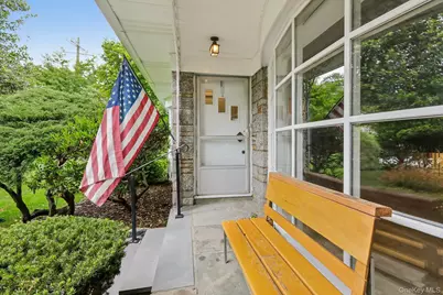 1055 Mamaroneck Avenue, White Plains, NY 10605 - Photo 2