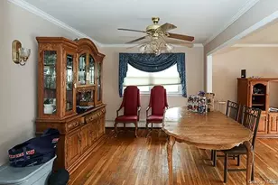 8 Broadfield Pl, Glen Cove, NY 11542 - Photo 10