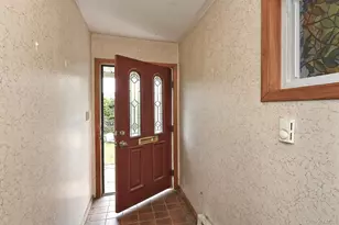 16 Springtime Ln E, Levittown, NY 11756 - Photo 4