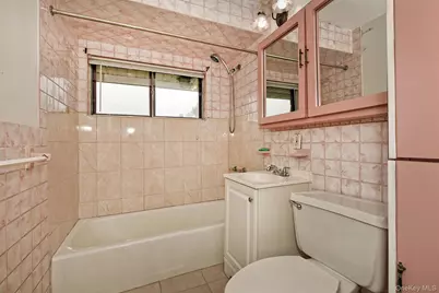 16 Springtime Lane E, Levittown, NY 11756 - Photo 14