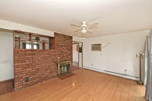 16 Springtime Ln E, Levittown, NY 11756 - Photo 10