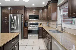 1 Allen Pl, Bronxville, NY 10708 - Photo 8