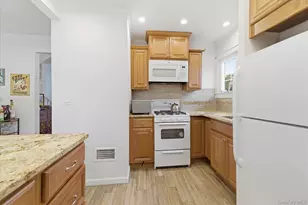 33 Althouse Ave, East Rockaway, NY 11518 - Photo 10