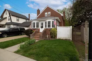 33 Althouse Ave, East Rockaway, NY 11518 - Photo 2