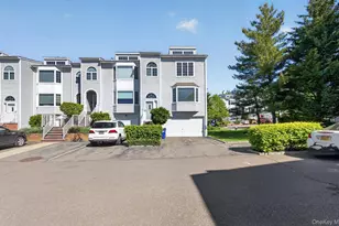 241-31 Oak Park Dr, Douglaston, NY 11362 - Photo 2