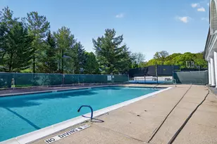 241-31 Oak Park Dr, Douglaston, NY 11362 - Photo 38