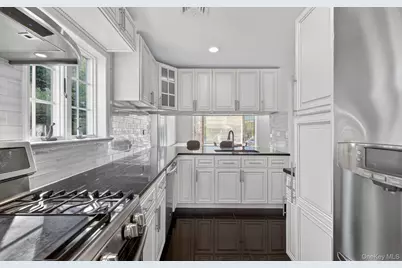 241-31 Oak Park Drive #51C, Douglaston, NY 11362 - Photo 8