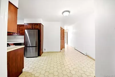 2563 Laconia Avenue, Bronx, NY 10469 - Photo 10