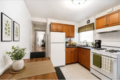 2563 Laconia Avenue, Bronx, NY 10469 - Photo 14