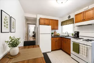 2563 Laconia Ave, Bronx, NY 10469 - Photo 14