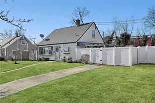 22 Shelter Ln, Levittown, NY 11756 - Photo 2