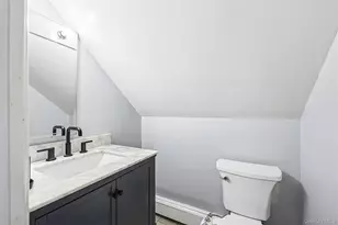 22 Shelter Ln, Levittown, NY 11756 - Photo 12