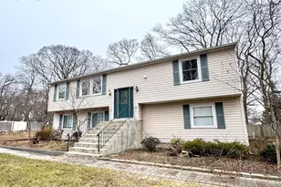 61 Gould Rd, Centereach, NY 11720 - Photo 2