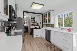 21 Halston Ln, Coram, NY 11727 - Photo 8
