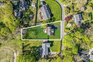 66 Hedges Rd, Patchogue, NY 11772 - Photo 4
