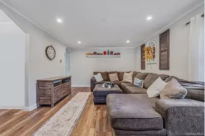 66 Hedges Road, Patchogue, NY 11772 - Photo 18
