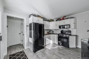 66 Hedges Rd, Patchogue, NY 11772 - Photo 28