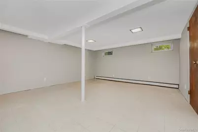 142 Elkton Lane, North Babylon, NY 11703 - Photo 22