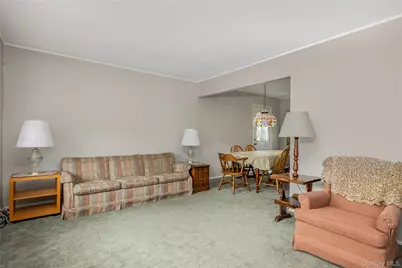 142 Elkton Lane, North Babylon, NY 11703 - Photo 8