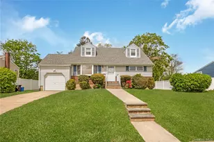 142 Elkton Ln, North Babylon, NY 11703 - Photo 1