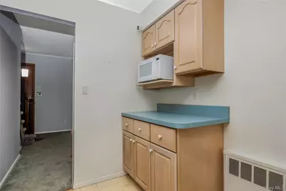 142 Elkton Lane, North Babylon, NY 11703 - Photo 14