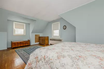 142 Elkton Lane, North Babylon, NY 11703 - Photo 16