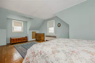 142 Elkton Ln, North Babylon, NY 11703 - Photo 16