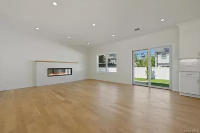 72 Cypress Lane, Westbury, NY 11590 - Photo 10