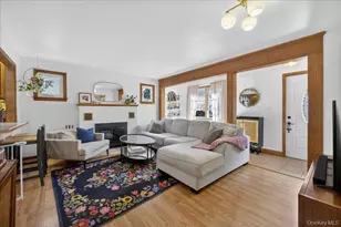 23 Roosevelt Pl, Newburgh, NY 12550 - Photo 8
