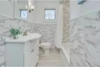498 Farmers Avenue, Bellmore, NY 11710 - Photo 14