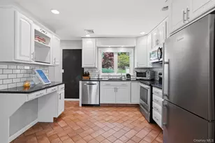 19 Skyview Dr, Armonk, NY 10504 - Photo 6