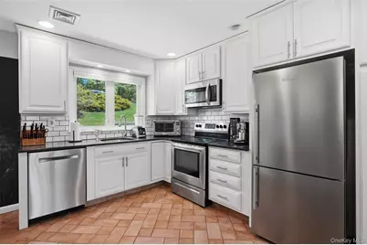 19 Skyview Drive, Armonk, NY 10504 - Photo 8