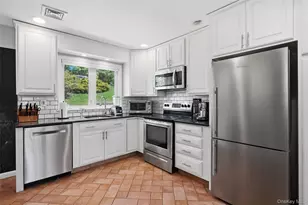 19 Skyview Dr, Armonk, NY 10504 - Photo 8