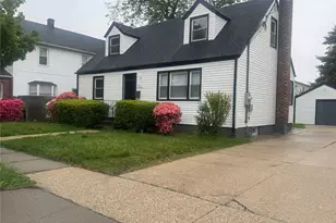 121 Sheridan Ave, Williston Park, NY 11596 - Photo 2