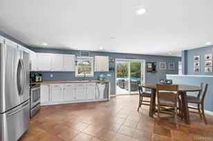 85 Old Stone Rd, Calverton, NY 11933 - Photo 18