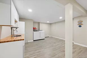 85 Old Stone Rd, Calverton, NY 11933 - Photo 10