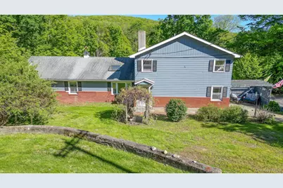 392 Oscawana Lake Road, Putnam Valley, NY 10579 - Photo 2