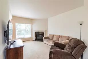 908 Huntington Dr, Fishkill, NY 12524 - Photo 8
